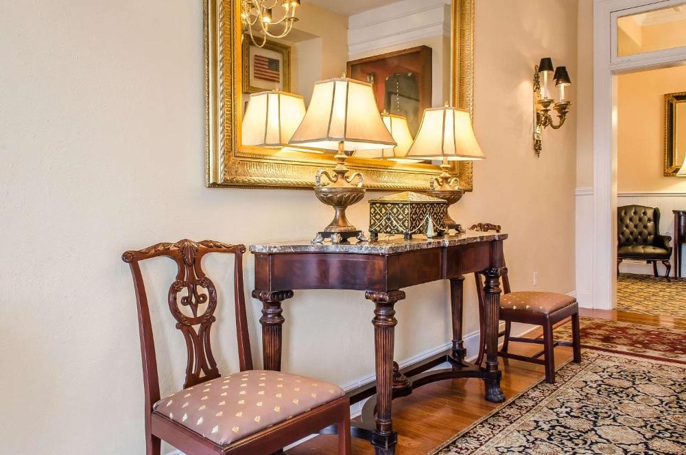 1 King Bed, Nonsmoking